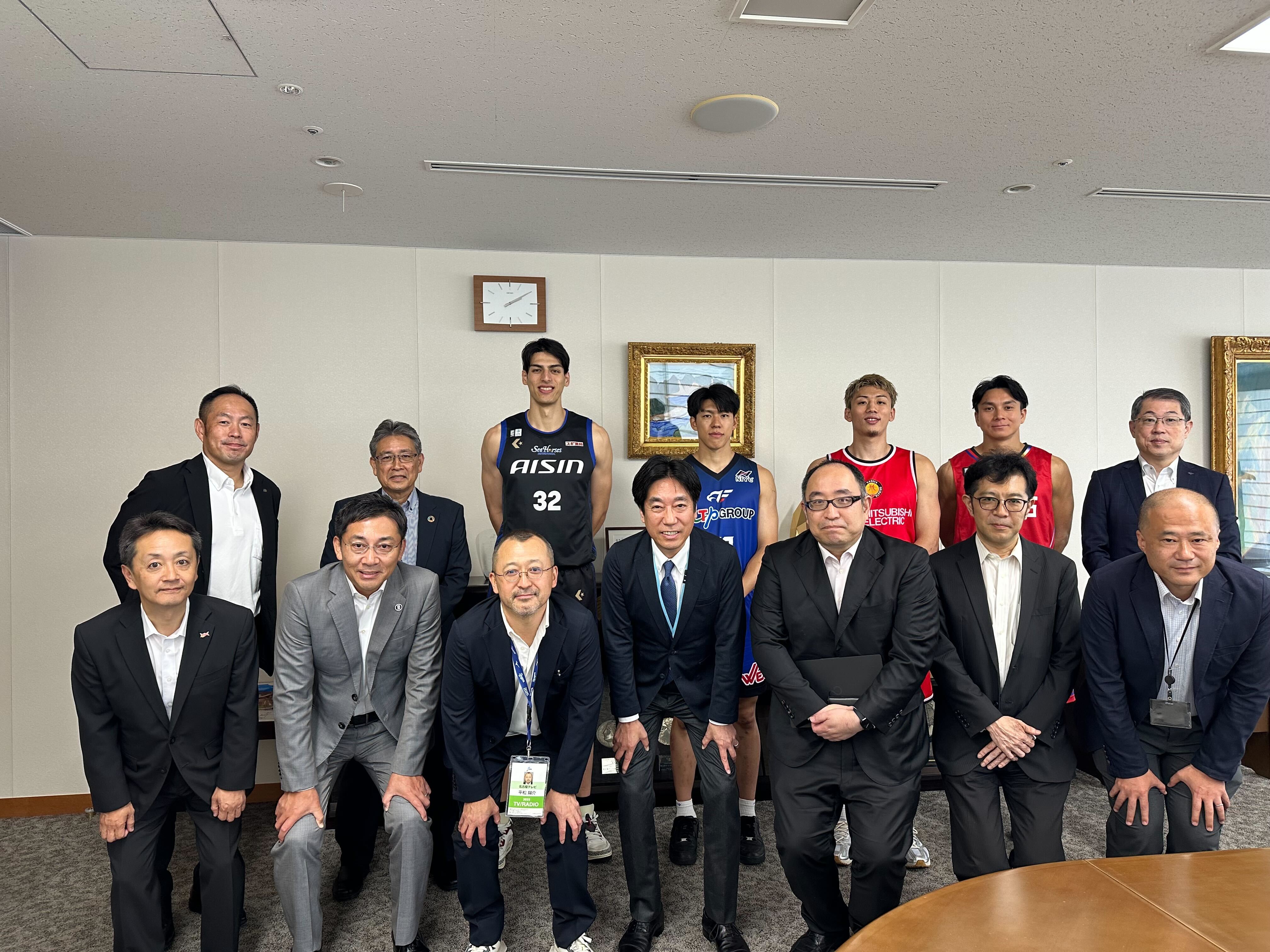 名古屋テレビ関係者の皆さまと。